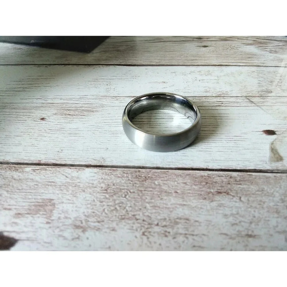 Size 8.5 Silver Domed Tungsten Carbide Ring 6mm NIB - Picture 2 of 7